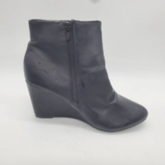 Lane Bryant Womens Ankle Boots Black Pointed Toe Wedge Heels Side Zip‎ 10 W - Picture 2 of 12